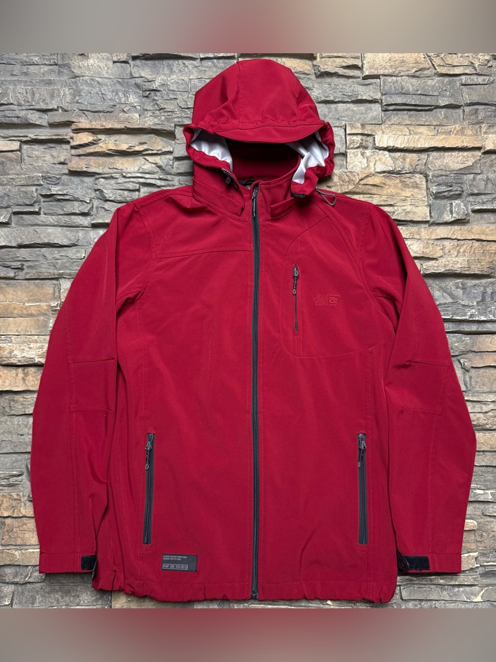 Point Zero Collection Hooded Jacket Men's Medium Red Zip Pockets Gold Waterproof